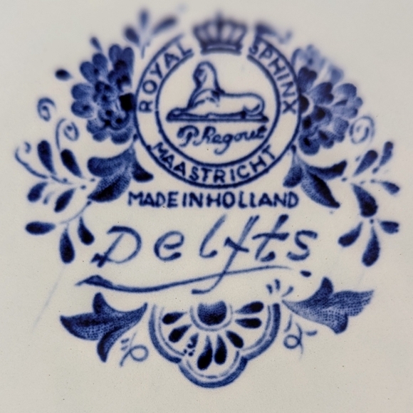 Vintage Delft Royal Sphinx Pair Blue White Farm Fish Holland Wall Plate Set of 2 - Picture 5 of 5